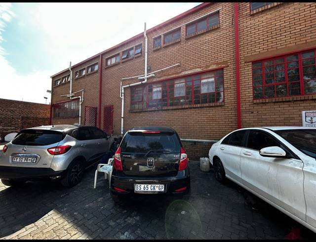 291M² WAREHOUSE TO LET IN KEW